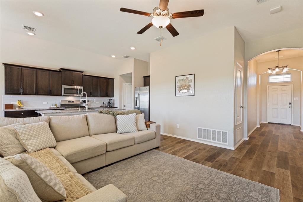14424 Leadrope Circle Property Photo 5