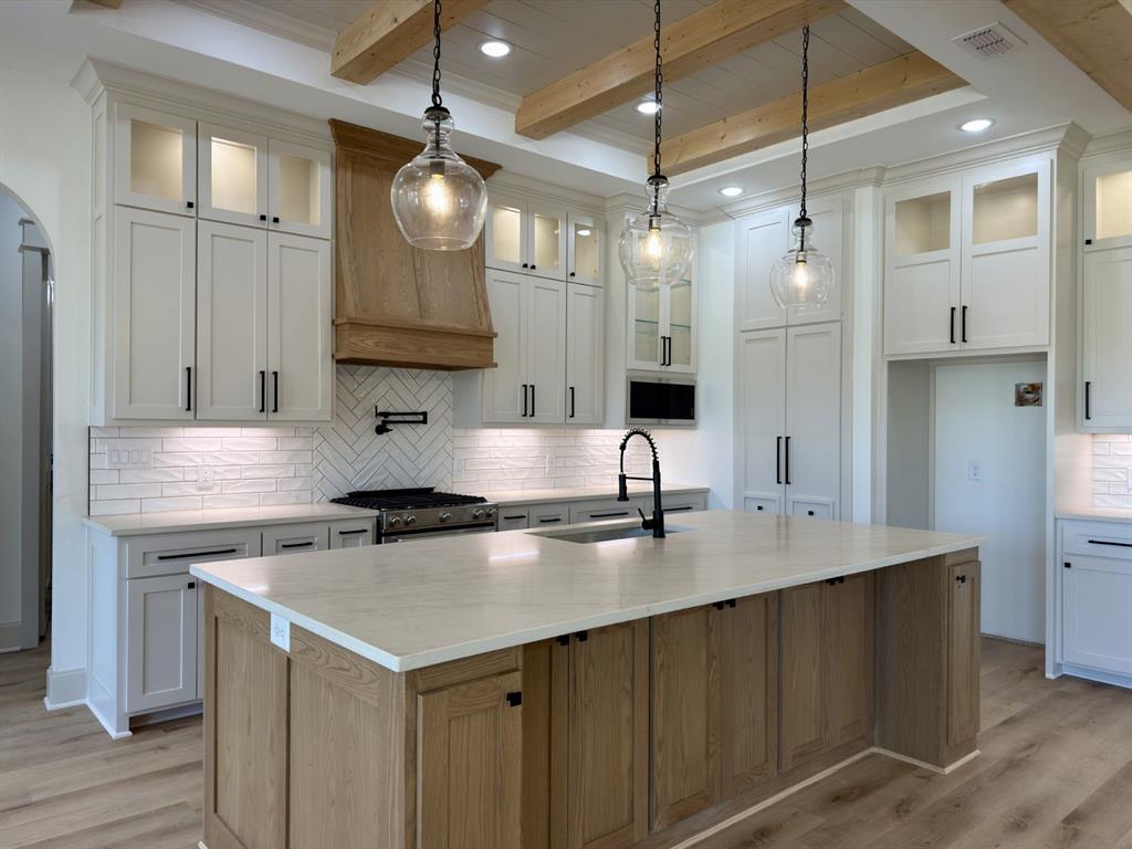 17038 Woodcrest Circle Property Photo 8