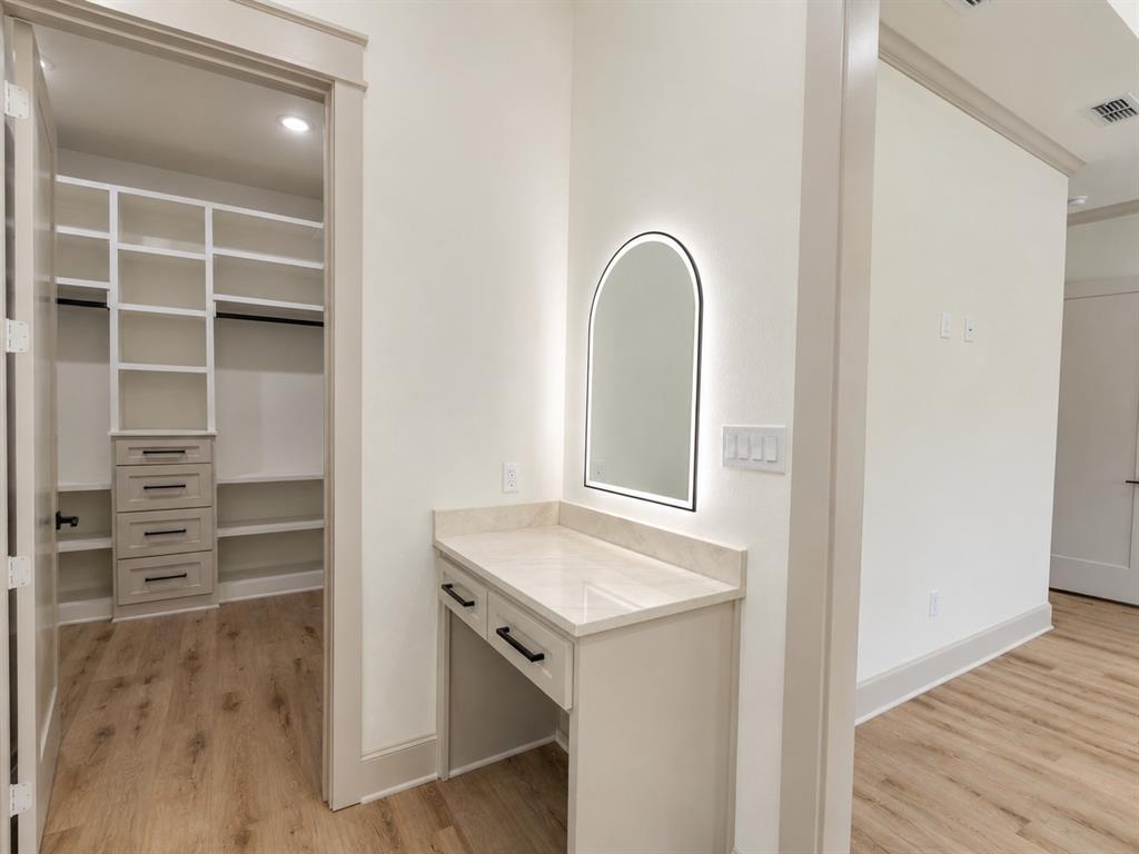 17038 Woodcrest Circle Property Photo 13