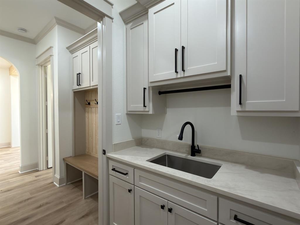 17038 Woodcrest Circle Property Photo 16