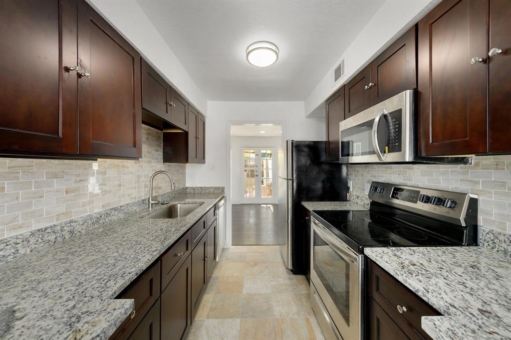 4624 San Jacinto Street D Property Photo 4