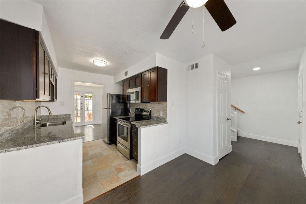 4624 San Jacinto Street D Property Photo 6