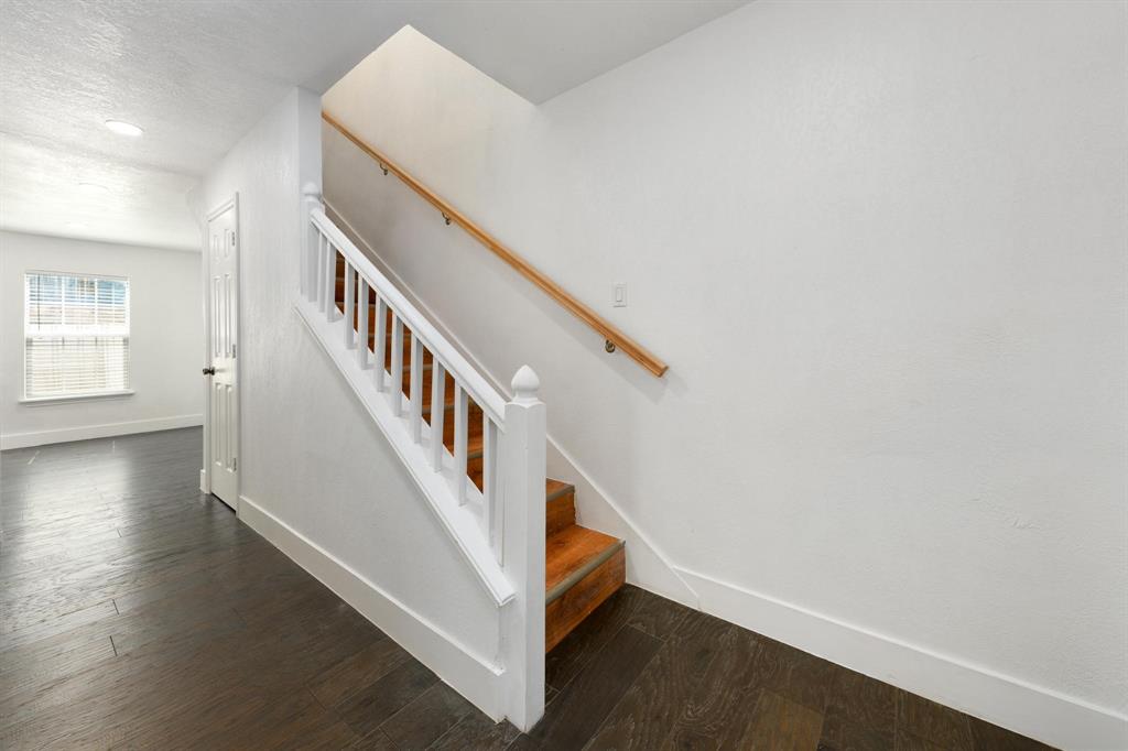 4624 San Jacinto Street D Property Photo 7