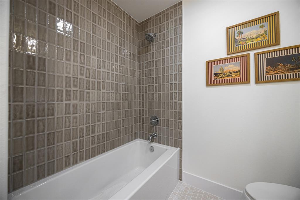 408 Forest Grove Drive Property Photo 29