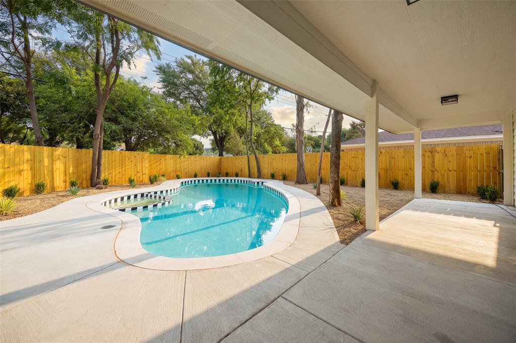 408 Forest Grove Drive Property Photo 31