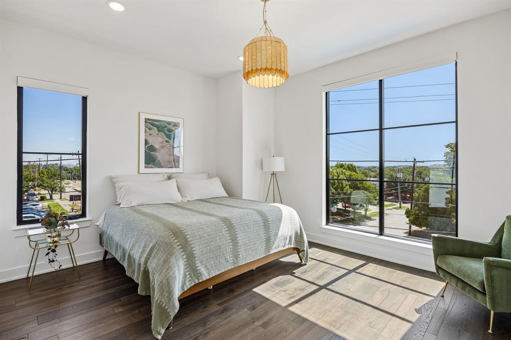 737 N Zang Boulevard 103 Property Photo 15