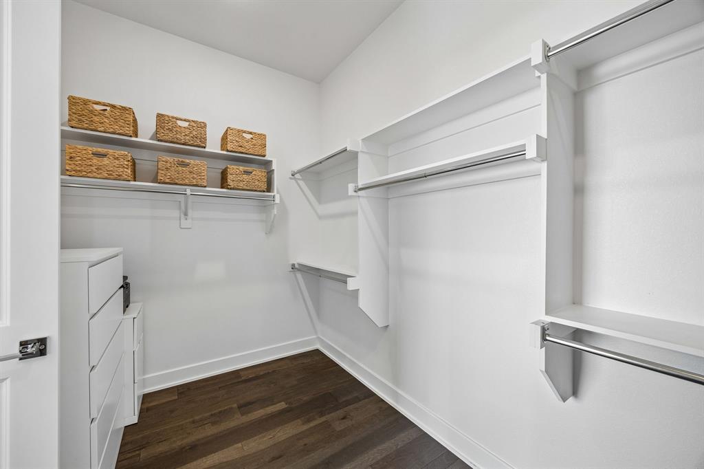 737 N Zang Boulevard 103 Property Photo 20
