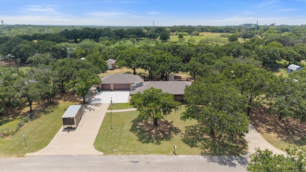 902 Greenbriar Drive Property Photo 1