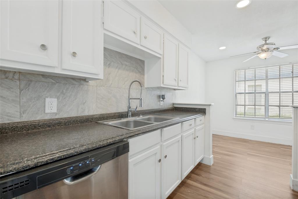 4624 San Jacinto Street B Property Photo 4