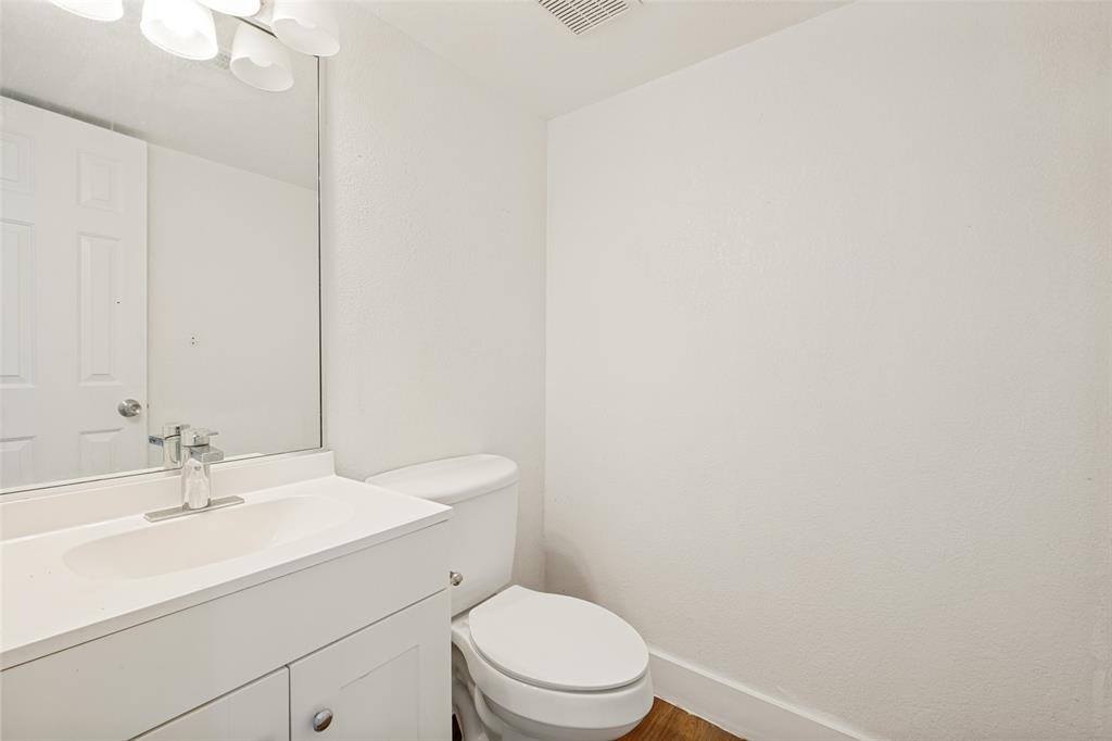 4624 San Jacinto Street B Property Photo 7