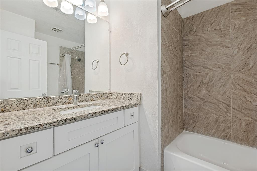 4624 San Jacinto Street B Property Photo 9