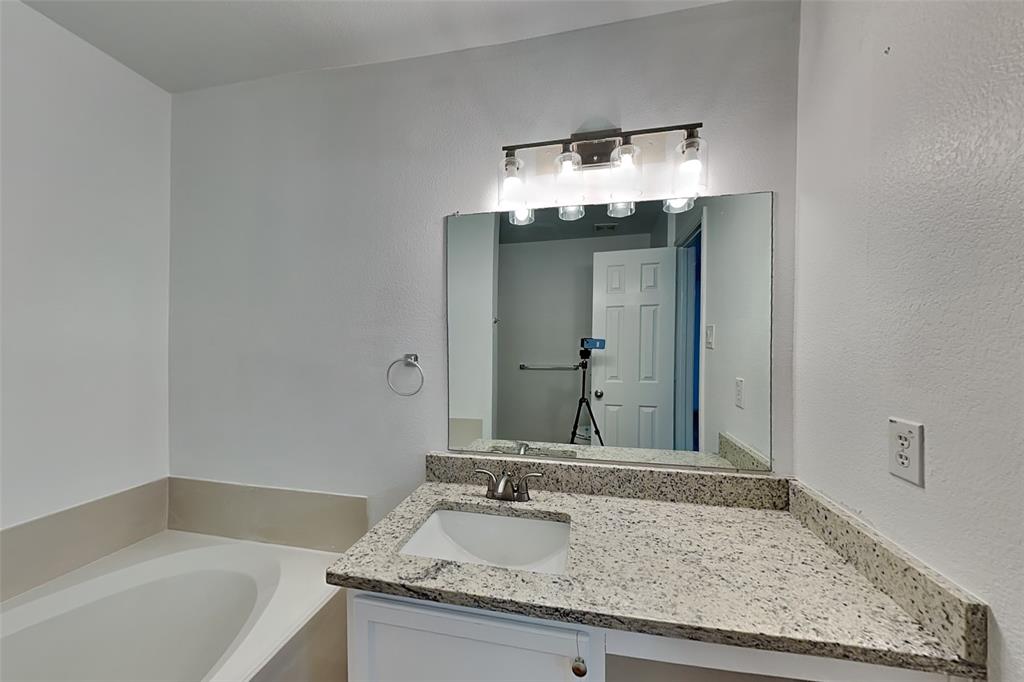 12705 Shady Cedar Drive Property Photo 9