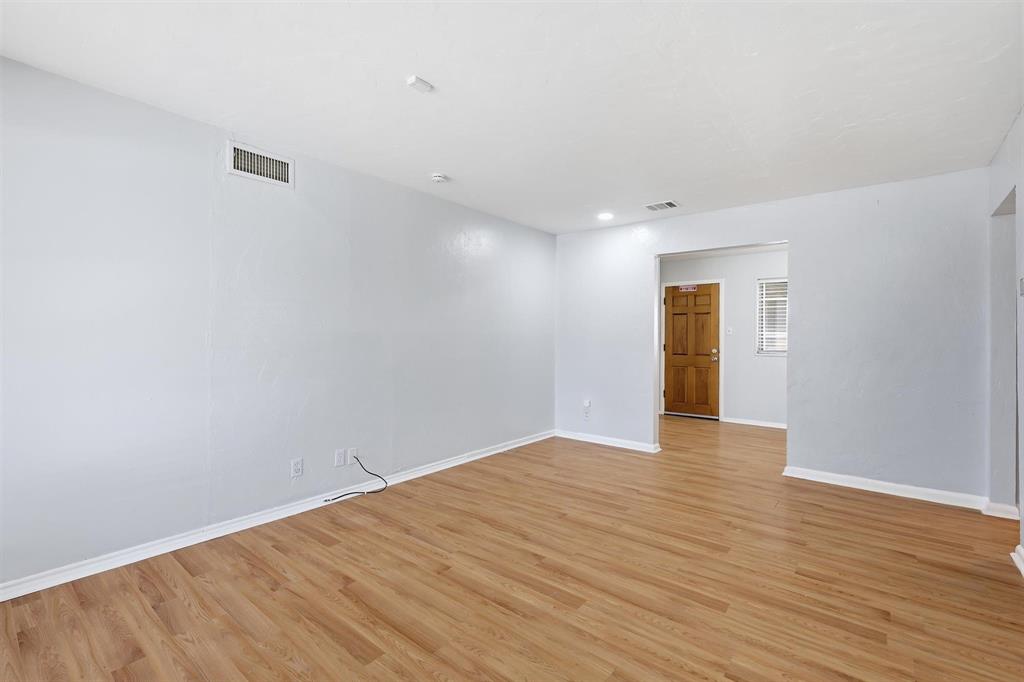 242 W Cober Drive Property Photo 7
