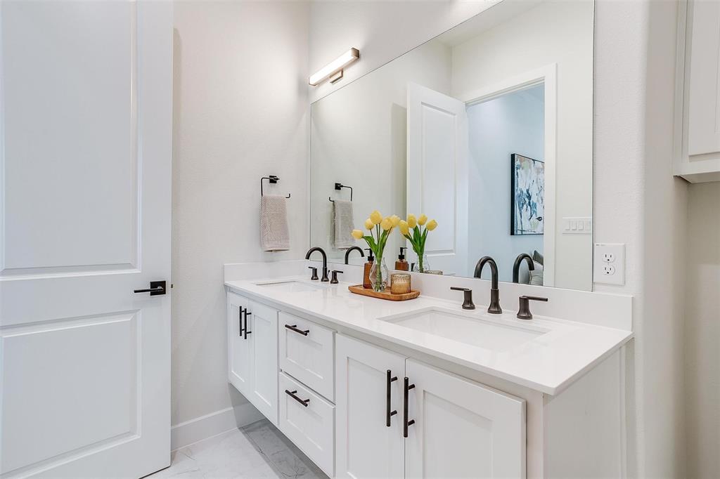 135 Thornton Street Property Photo 26
