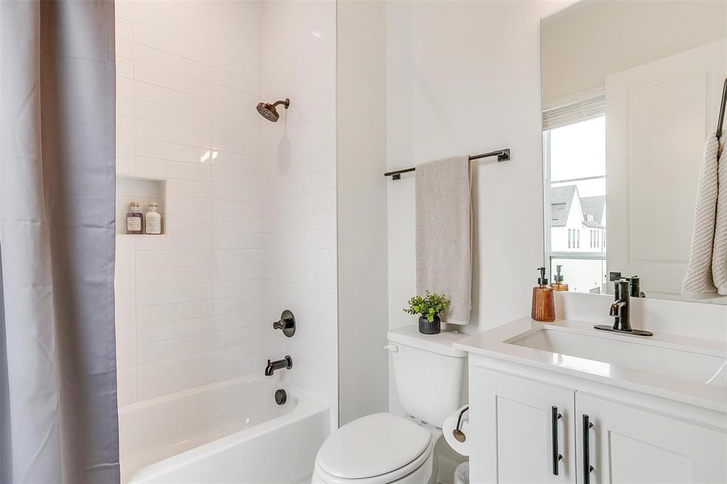 135 Thornton Street Property Photo 29