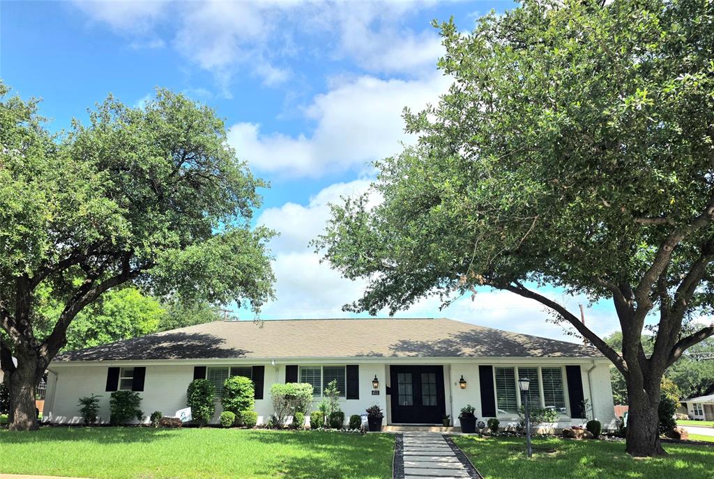 4512 Cloudview Road Property Photo 1