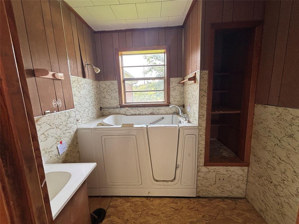 6150 Rightway Boulevard Property Photo 9