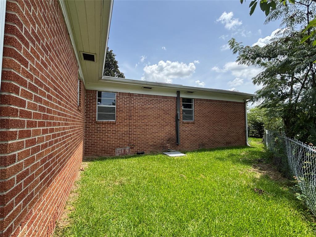 6150 Rightway Boulevard Property Photo 12