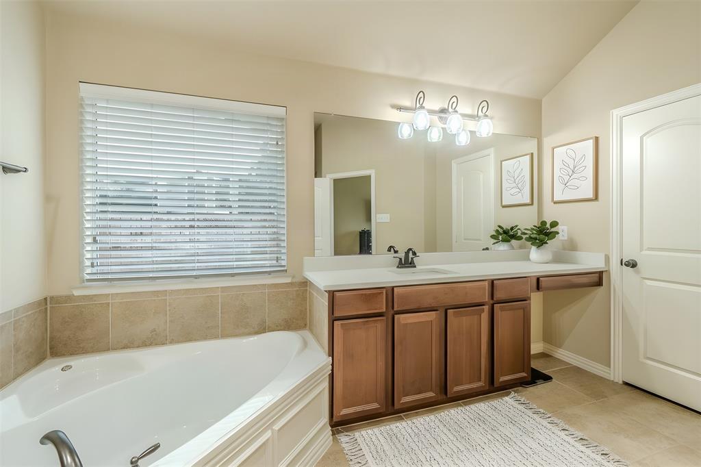 2294 Peaceful Pointe Drive Property Photo 18