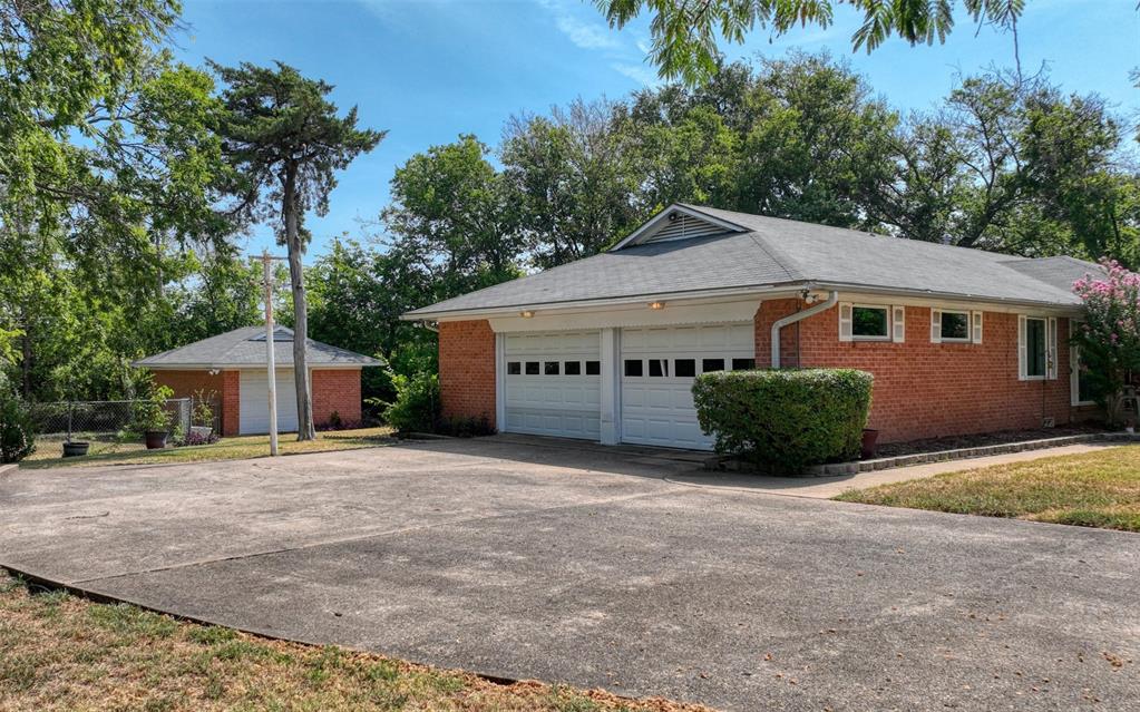 938 Nature Drive Property Photo 3