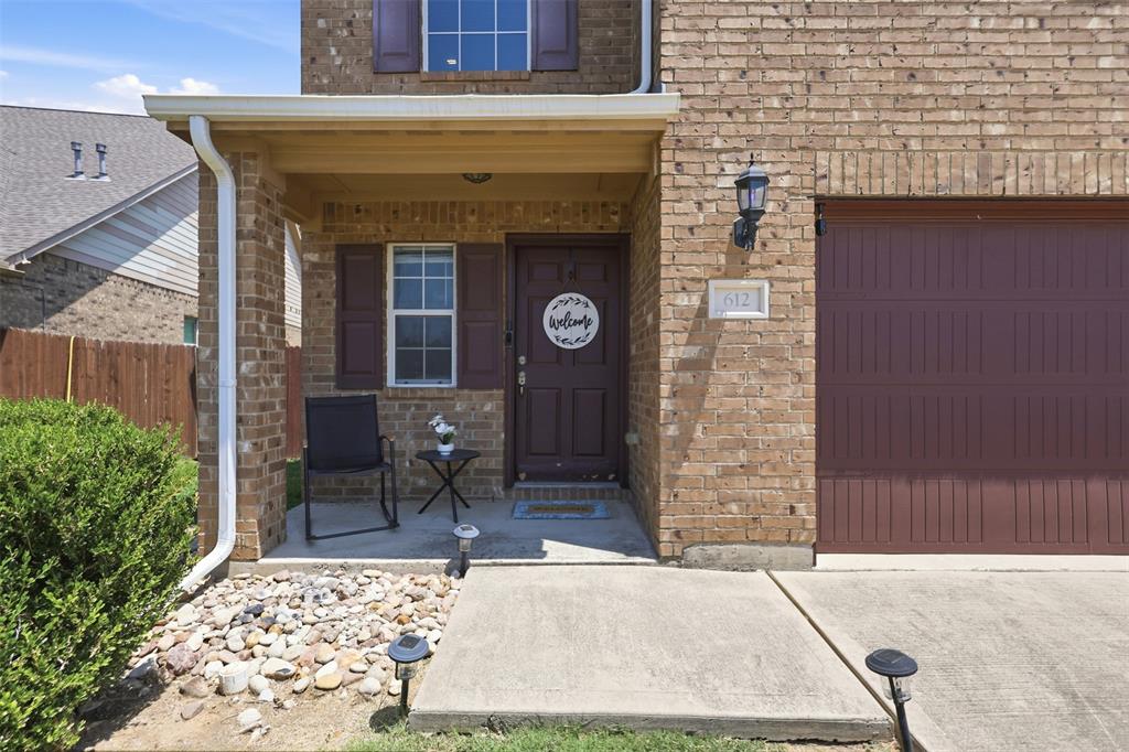 612 Lazy Crest Drive Property Photo 3