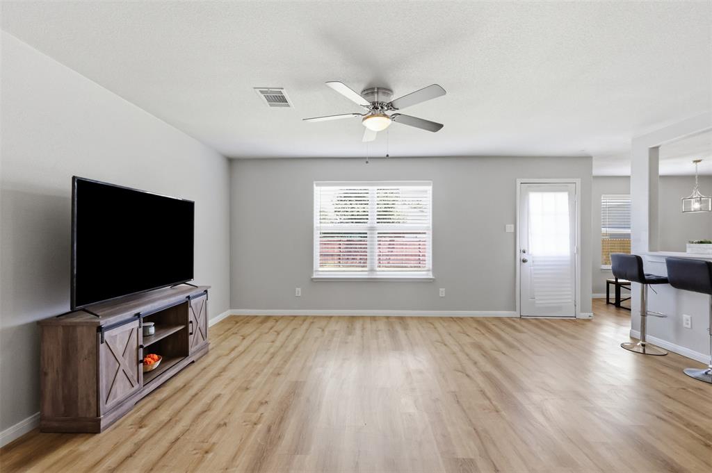 612 Lazy Crest Drive Property Photo 6