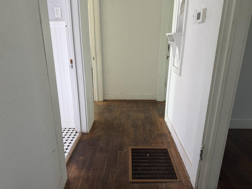 103 S Walnut Street Property Photo 10