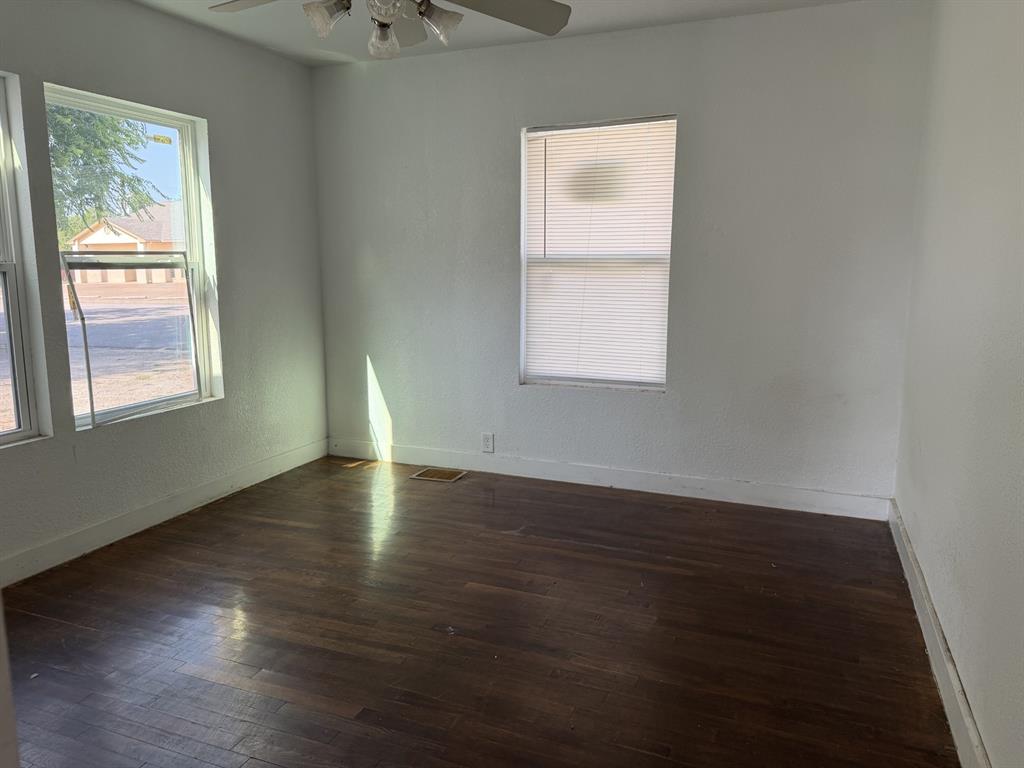 103 S Walnut Street Property Photo 15