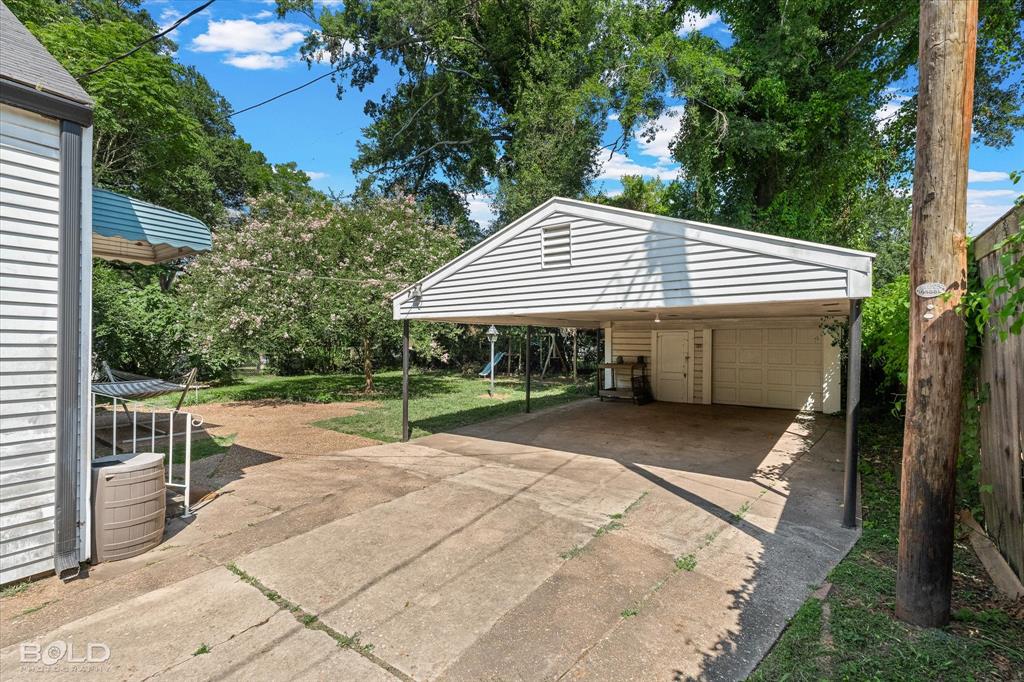 171 Archer Avenue Property Photo 3