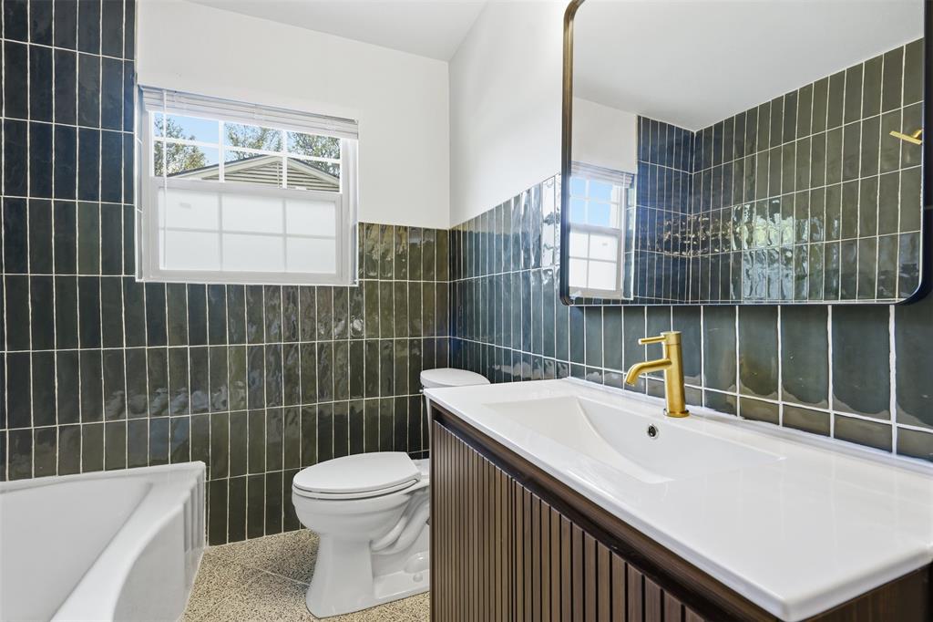 1907 S Tyler Street Property Photo 1