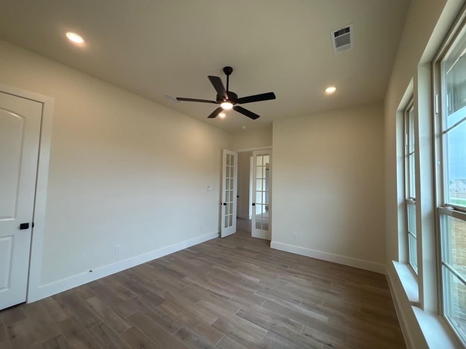 703 Water Side Drive Property Photo 5