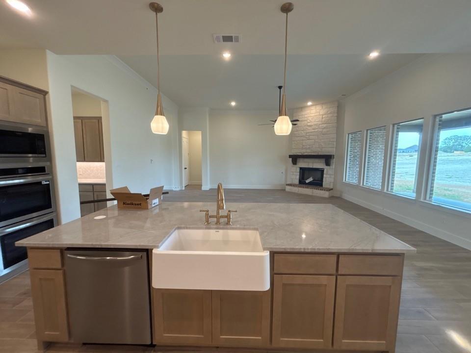 703 Water Side Drive Property Photo 8