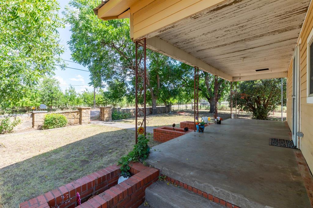 832 Peyton Street Property Photo 4