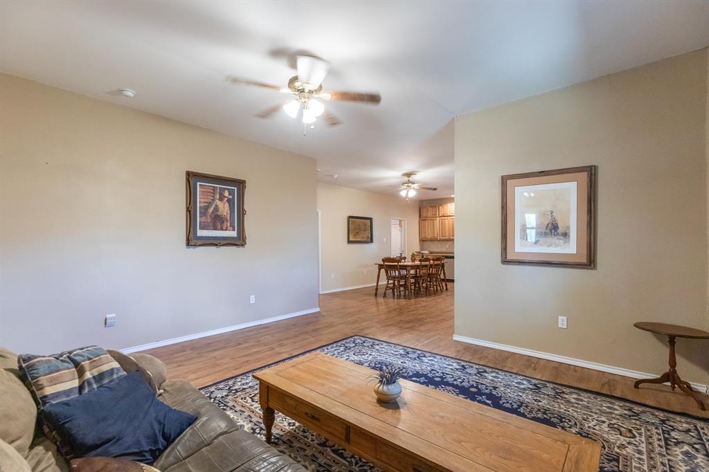 832 Peyton Street Property Photo 6