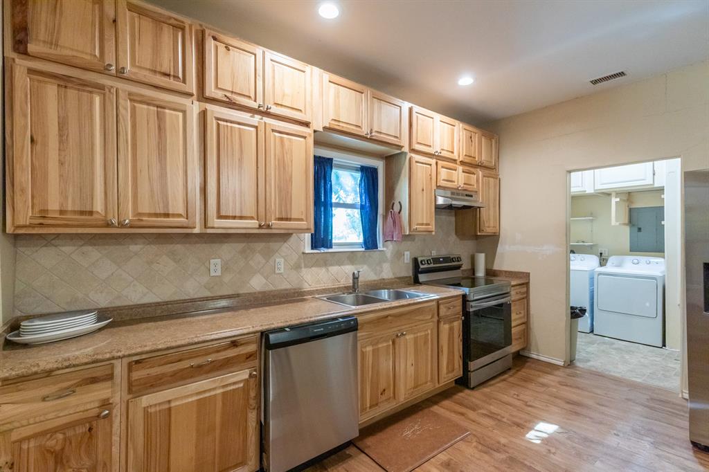 832 Peyton Street Property Photo 10