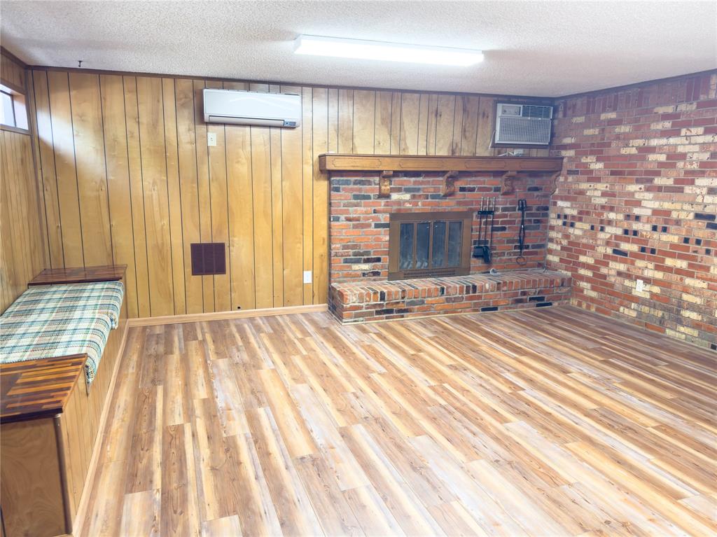 2117 Oakwood Lane Property Photo 11