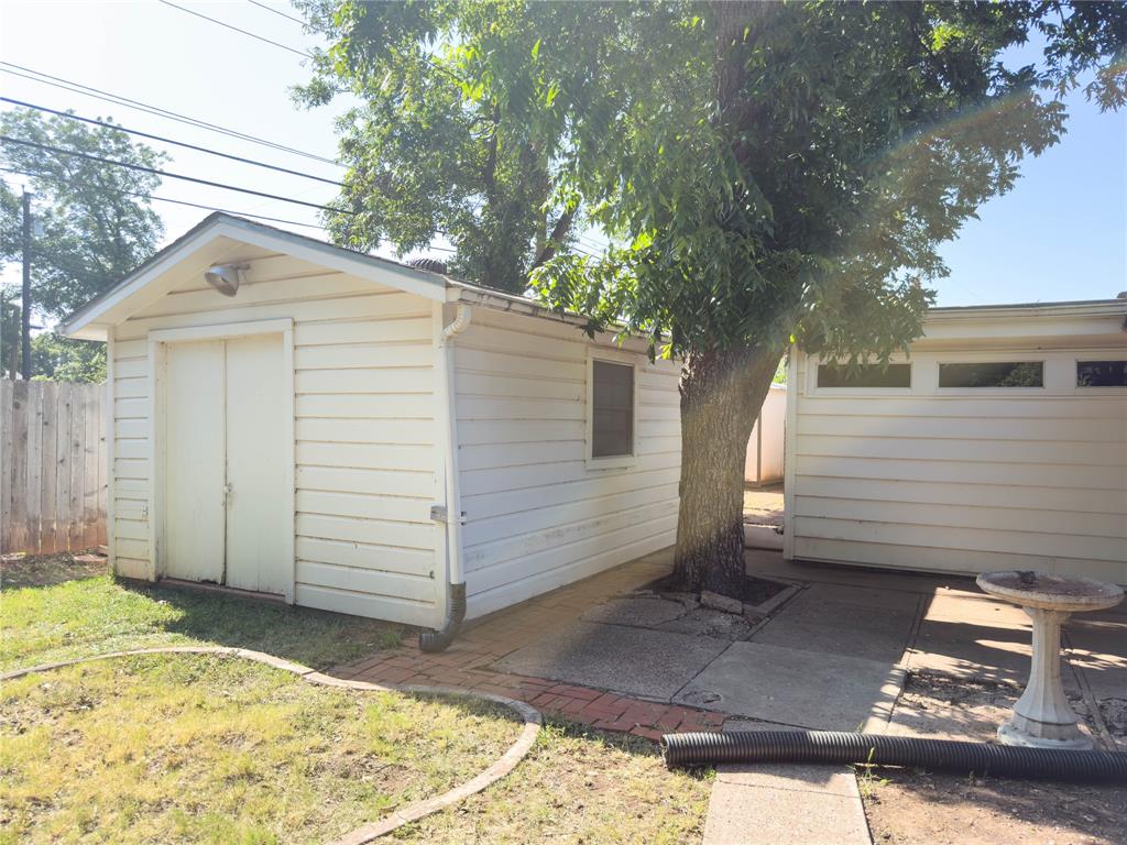 2117 Oakwood Lane Property Photo 12