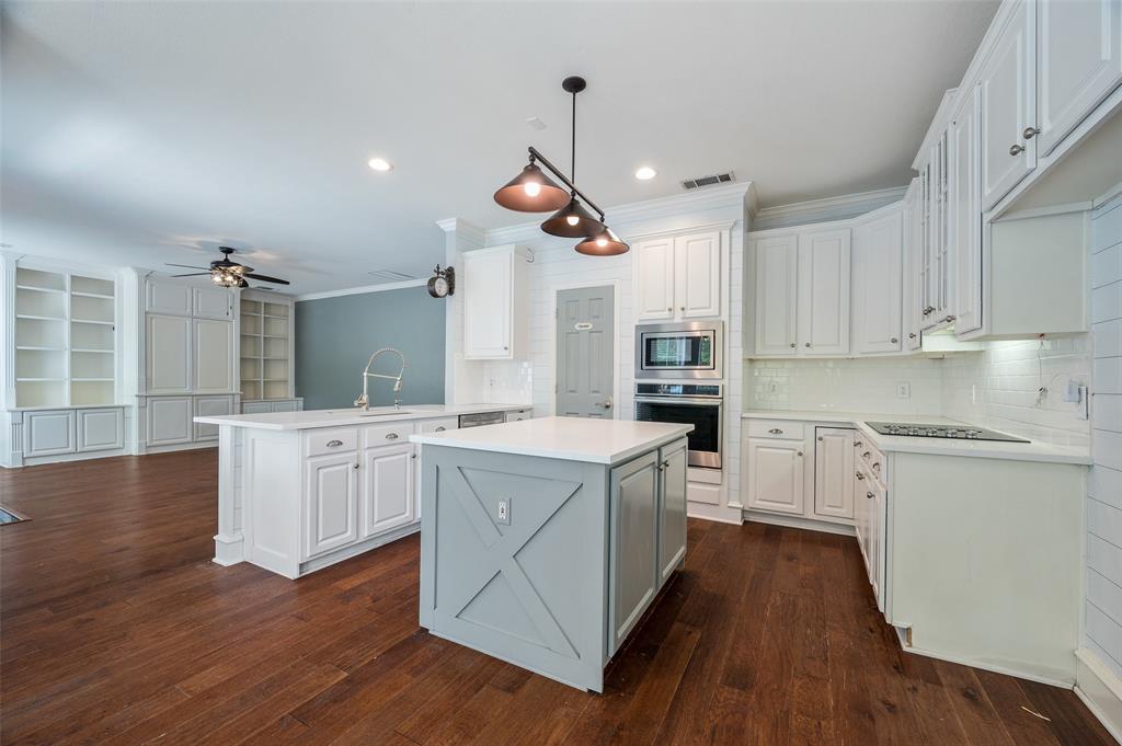 3208 Oak Meadow Drive Property Photo 3