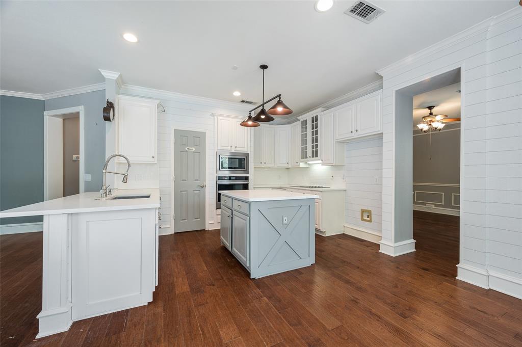 3208 Oak Meadow Drive Property Photo 7