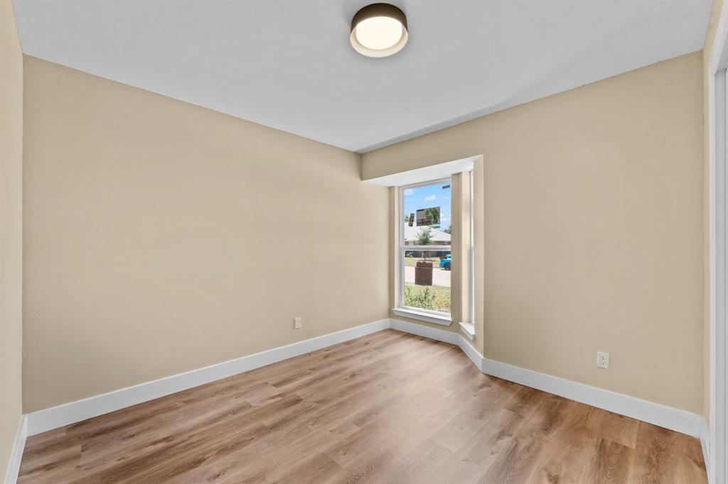 2113 Cedarwood Drive Property Photo 14