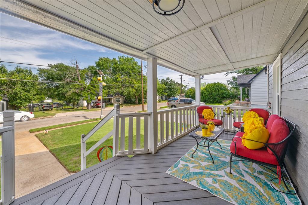 2832 Forest Avenue Property Photo 3