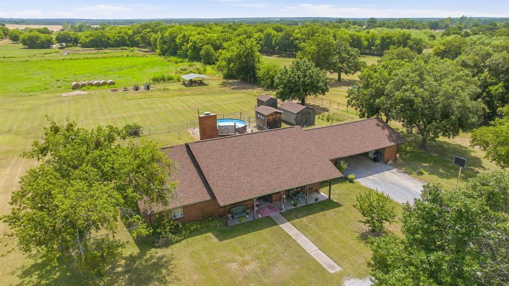 1642 Salesville Road Property Photo 4