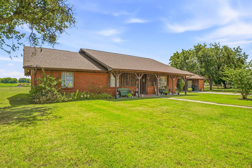 1642 Salesville Road Property Photo 5