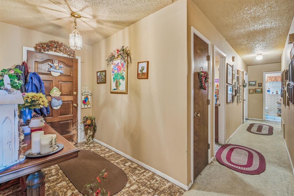 1642 Salesville Road Property Photo 7