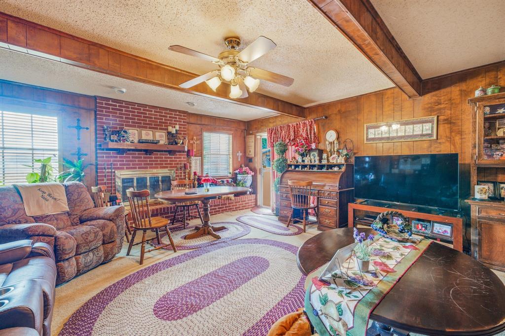 1642 Salesville Road Property Photo 10