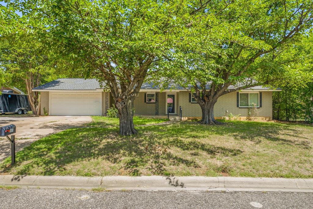 1085 W Park Street Property Photo 1