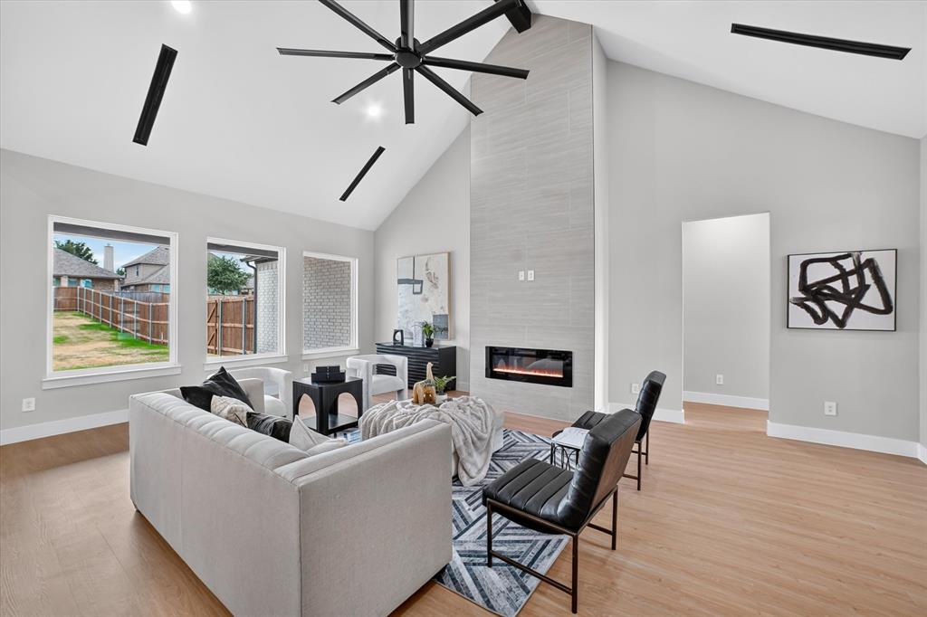 1011 Devonshire Drive Property Photo 8