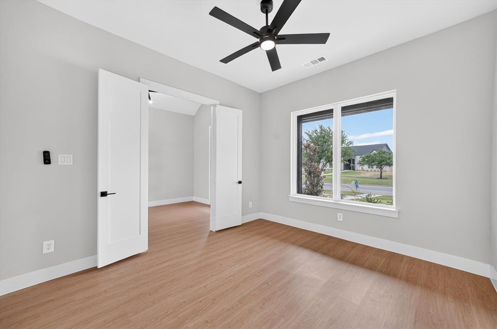 1011 Devonshire Drive Property Photo 10