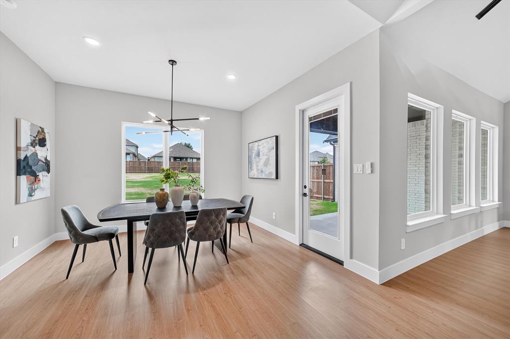 1011 Devonshire Drive Property Photo 12