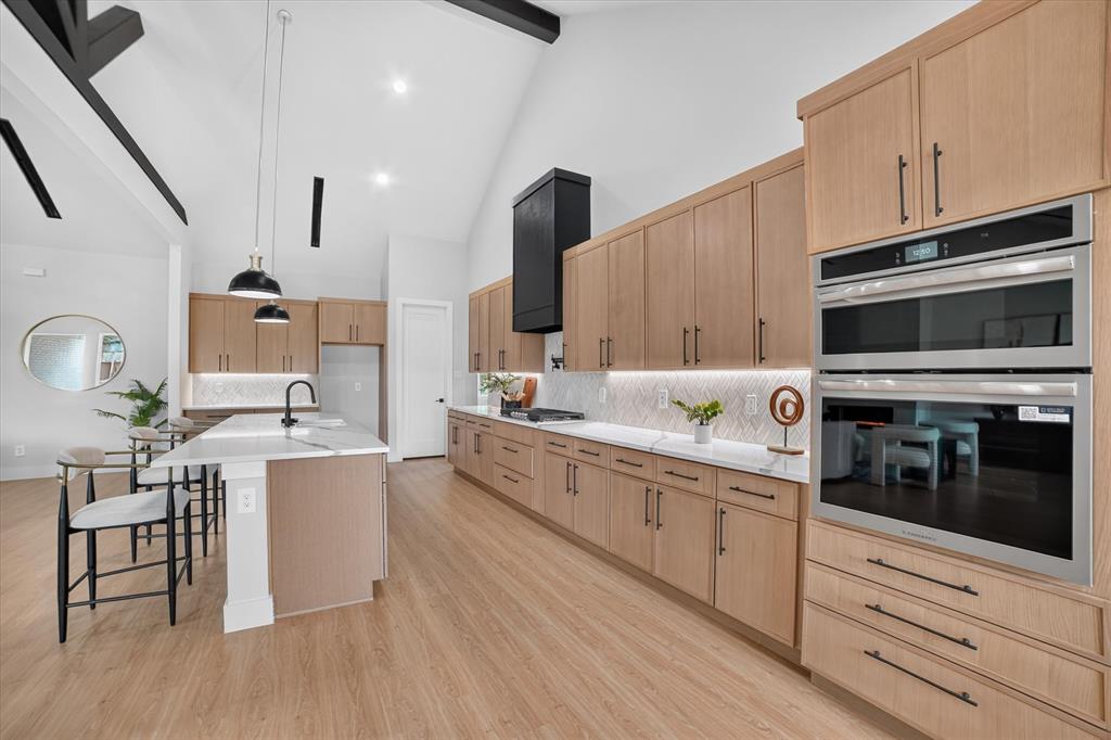 1011 Devonshire Drive Property Photo 17